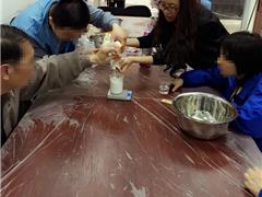 澄黄澄黄的蛋挞来了 ——创梦工厂“烘焙大能手”残疾人烘焙小组